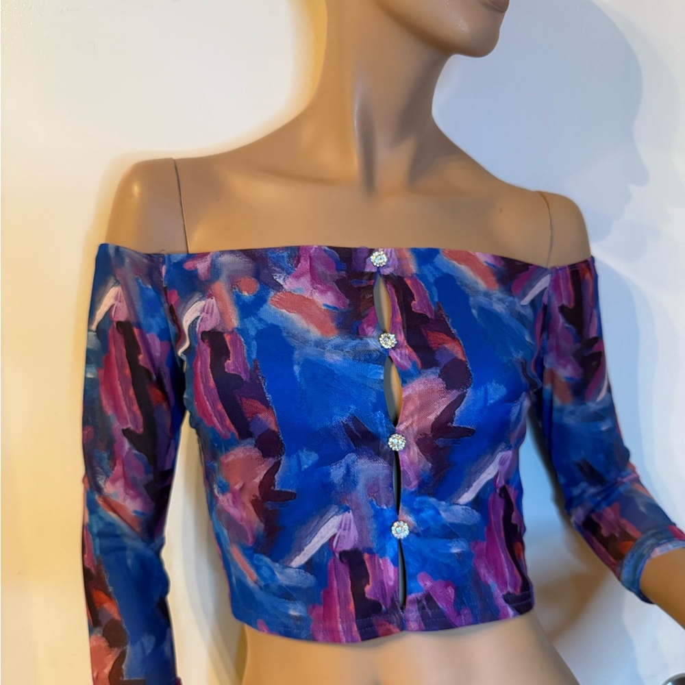 Windsor Off-Shoulder Mesh Rhinestone Button Top – Colorful Abstract Print - Picture 10 of 11